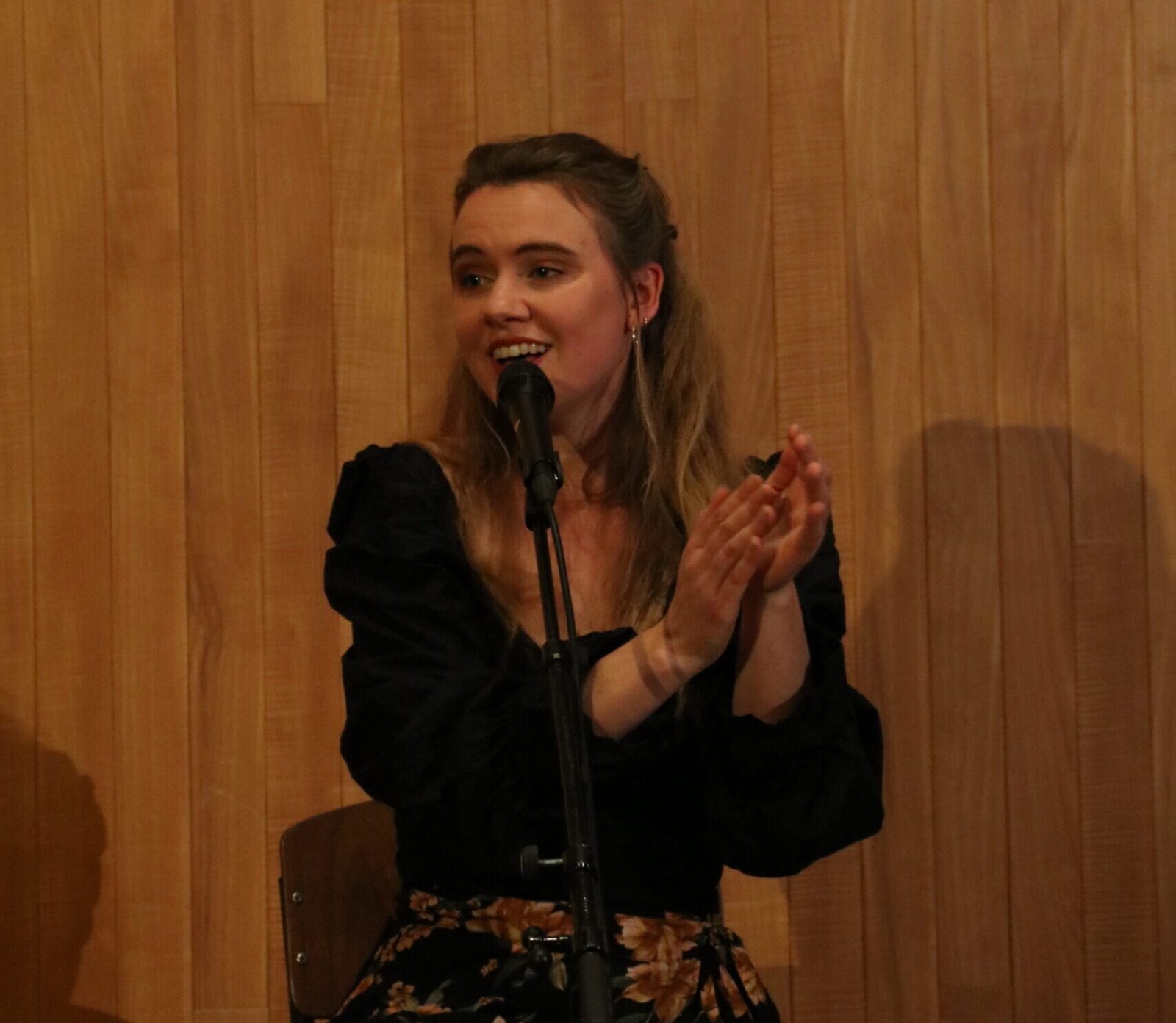 Nieke doet palmas flamenco