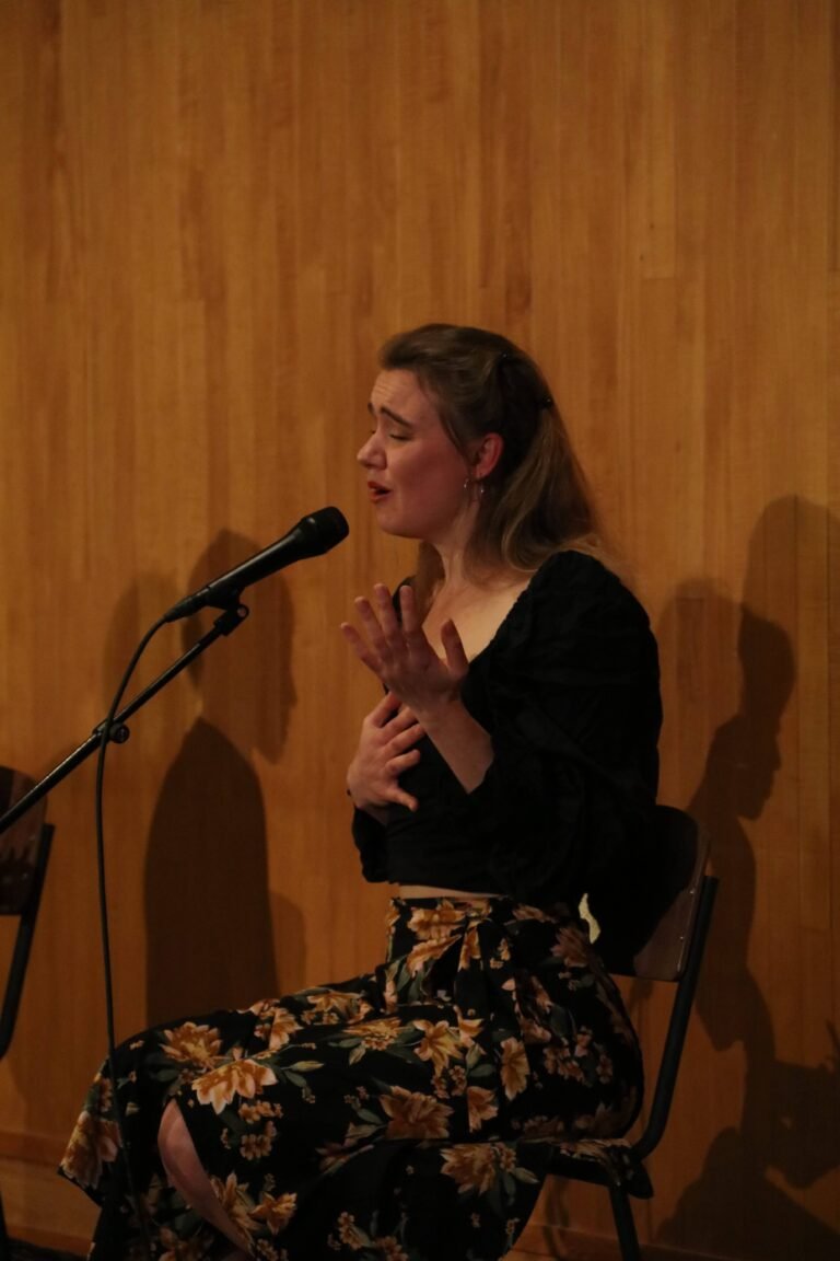 Nieke van der hoff zingt flamenco